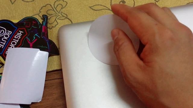 CUSTOMIZE YOUR BORING MACBOOK WITH NEON STICKERS смотреть онлайн