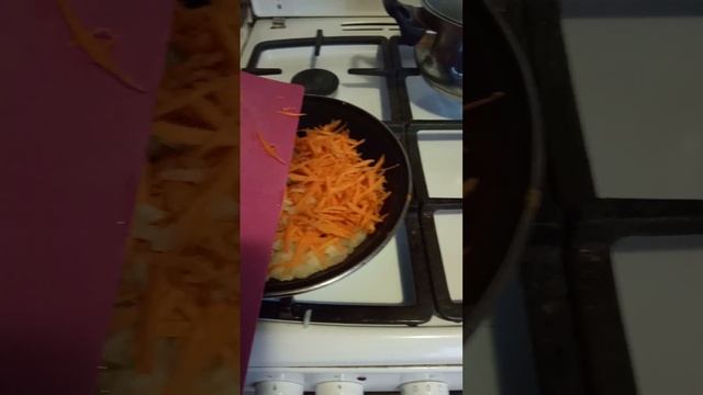 Суп с домашней лапшой и фрикадельками 🍲