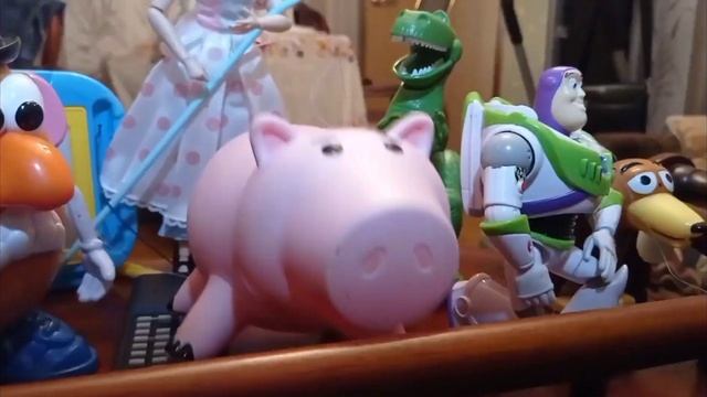 Переделанная сцена с телевизором Toy story 2 in real life смотреть онлайн