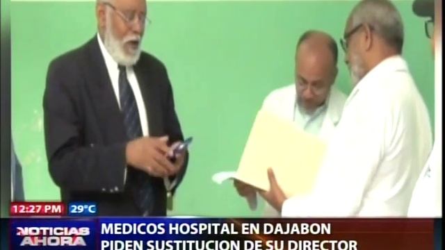 Médicos piden destitución del director de hospital Dajabón смотреть онлайн