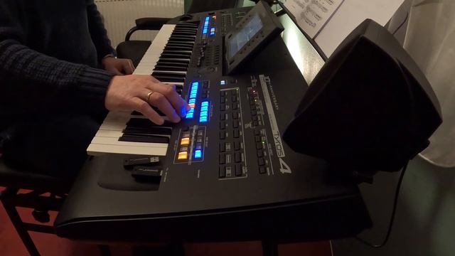 'Lugano' on the Yamaha Tyros 4 смотреть онлайн