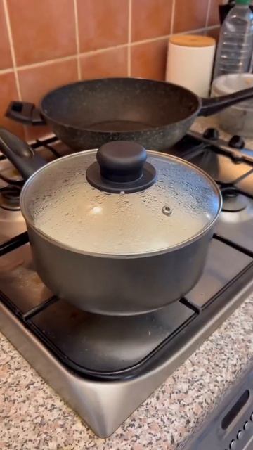 How my bf cook Thai jasmine rice without rice cooker 🍚🔥 #easycooking #foodrecipes #thaigirlfriend смотреть онлайн