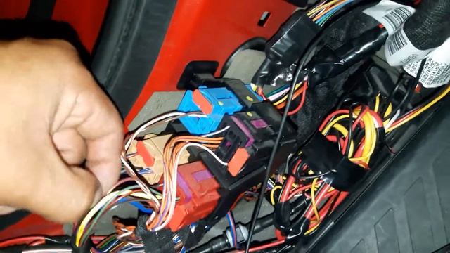 Corte bomba de combustible Audi A3 2017 para instalar Relay del Gps смотреть онлайн