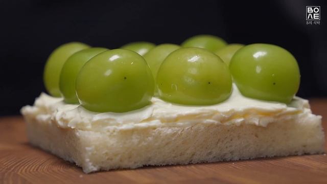 크림치즈와 딸기잼 +샤인머스켓 조합은 못참지! 카페 샌드위치 레시피 смотреть онлайн