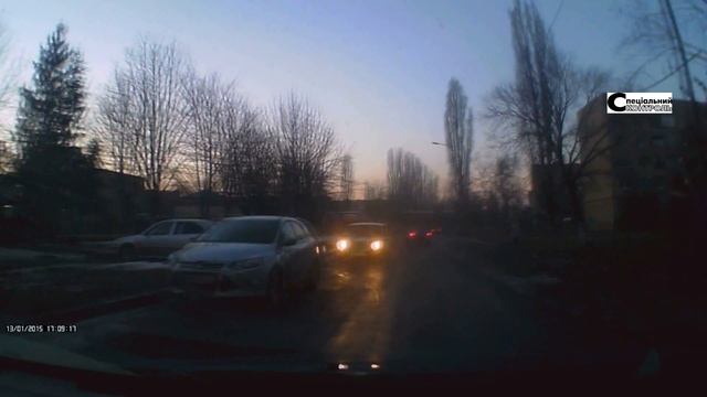 Ужгород. Слава Богу, что у нас ямы на дорогах. смотреть онлайн