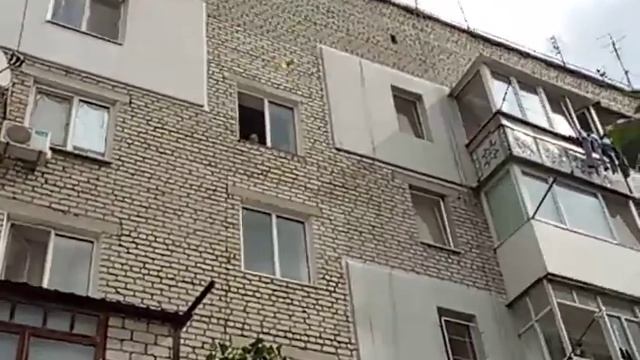Бутылка воды с 5 этажа смотреть онлайн