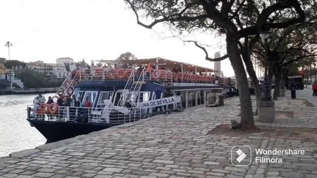 NIVEL A2: ESTAR + GERUNDIO / ESTOY CAMINANDO POR EL PASEO DEL RÍO GUADALQUIVIR @spanish_class смотреть онлайн