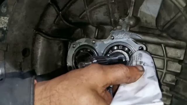 Maruti EECO Gearbox Opening (Deassemble) Part_5. смотреть онлайн