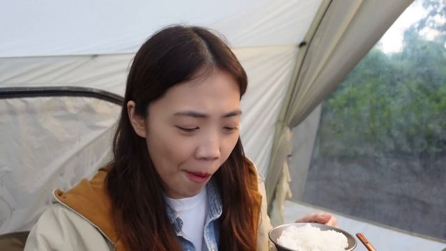 오락가락하는 빗속에서 얼큰한 동태탕과 소주 한 잔 / 나무가 많아 좋은 경기도 캠핑장 / 불닭 볶음면 리소토 / 솔로 캠핑