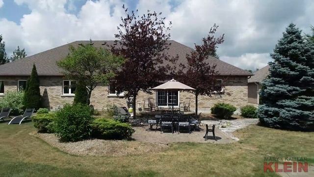 Erin, Ontario - Immaculate 3+1 Bedroom Brick Bungalow On Mature Lot For Sale | Mary & Kait KLEIN