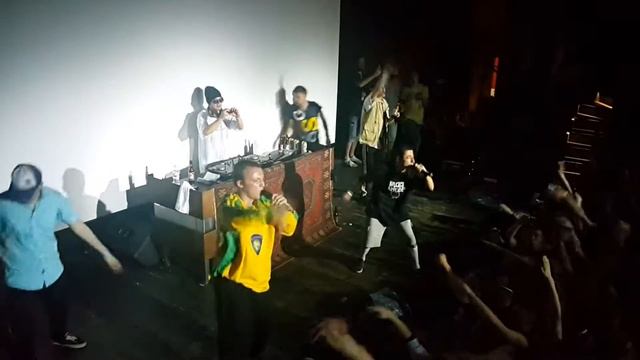 Курган feat. Агрегат - Love смотреть онлайн