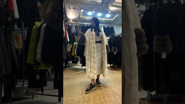 Шуба в  торговом центре садовод ￼￼ 5 павильон линия л1 магазин 27          Vizon_furs  +79262660686