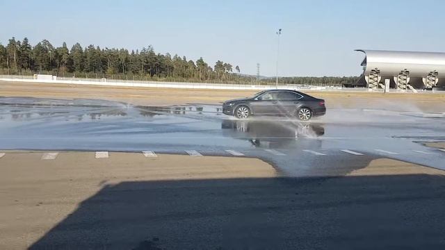 ADAC Fahrsicherheitstraining Hockenheim mit Skoda Superb III смотреть онлайн