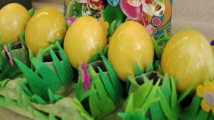 Как покрасить яйца куркумой в домашних условиях. Яйца на Пасху натуральными красителями