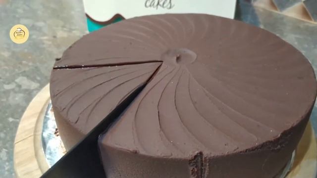 Cinnabon Lahore Cake review - Chocolate cake review by Meerabs kitchen смотреть онлайн