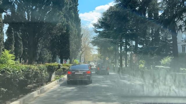 Ялта. По ул.Киевская от «ПУД»а , по К.Маркса до Садовой. 09.04.2025. Крым. Crimea. Yalta. смотреть онлайн