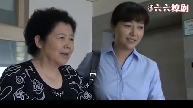 出轨丈夫和小三离婚，腆着脸皮去找妻子复合，不料被妻子现婆婆骂出门！ смотреть онлайн