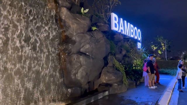 Walking In Kuala Lumpur Bamboo Hills - Christmas Illumination - Modern Dining - Relaxing Atmosphere