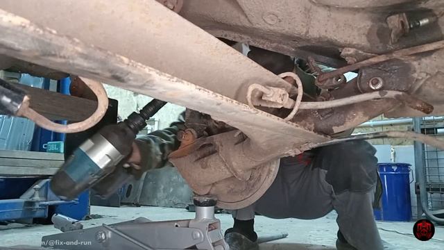 S01E24 ВАЗ 21130 Демонтаж балки. смотреть онлайн