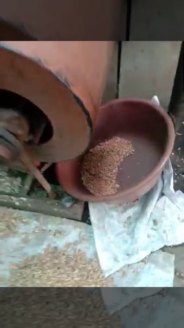 भुईमूग शेंगा फोडण्याचे मशिन смотреть онлайн