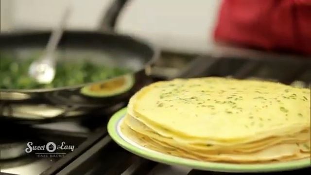 Schichtkuchen mal anders: Herzhafte Pfannkuchentorte mit Lachs🐟 | Sweet & Easy - Enie backt | sixx смотреть онлайн