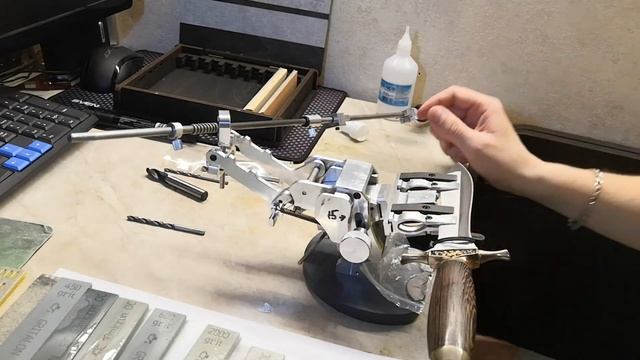 Заточка двухстороннего кинжала, сталь Х12МФ,на масляных точильных камнях Gritalon.Блиц 360.Камчатка смотреть онлайн