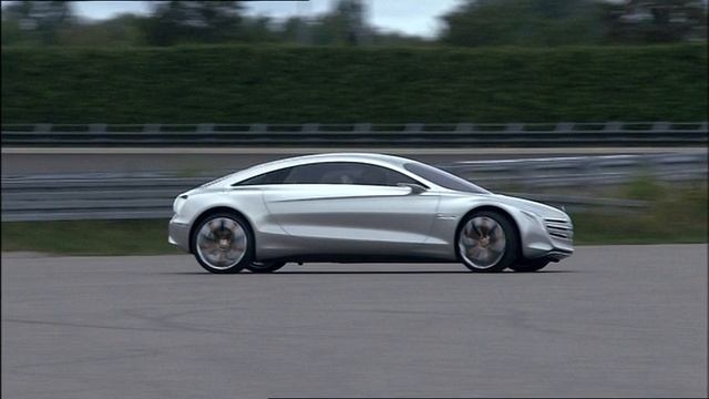Mercedes Benz F125! смотреть онлайн