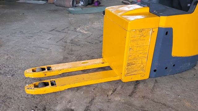 2013 Jungheinrich ERE 225 Electric pallet forklift смотреть онлайн