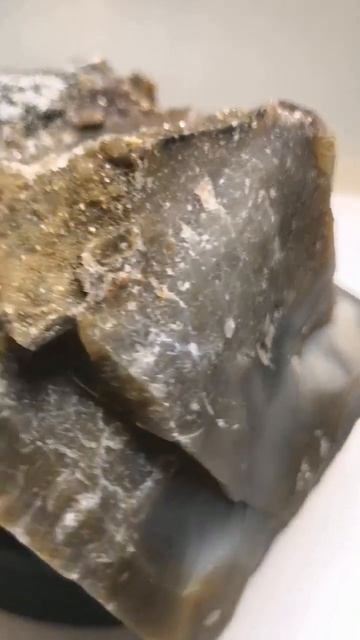 Агат в корке из дымчатого кварца (раухтопаза) смотреть онлайн