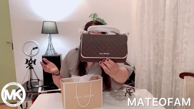 Unboxing Michael kors Bag & Card holder #Mateofam смотреть онлайн