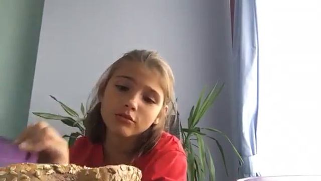 Полезная еда против не полезной 🤔 смотреть онлайн