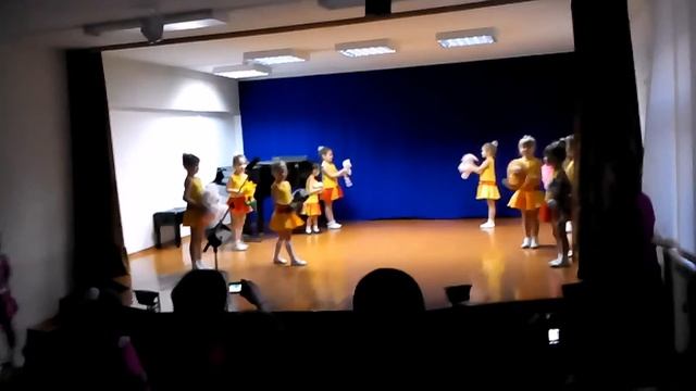 Танец детей.