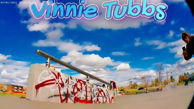 Joe buffalo 🐃 stopped by the Edmonton Park Grate to skateboard with a local Legend смотреть онлайн