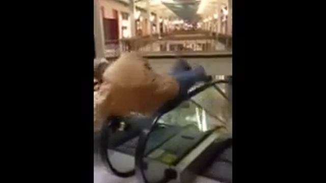 How to break the escalator / Как сломать эскалатор смотреть онлайн