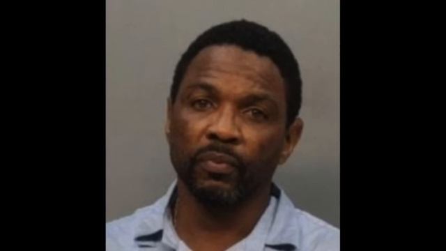 JUÍZA CONDENA AMIGO DE ESCOLA. Caso Arthur Booth смотреть онлайн