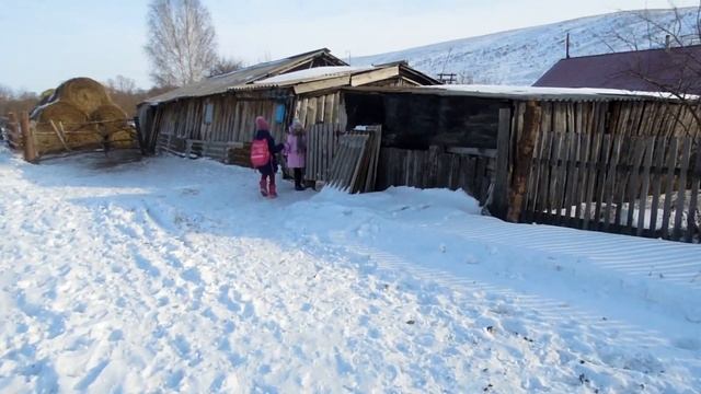 Идем со школы.\Делаем уроки.\Пирожки с картошкой. смотреть онлайн