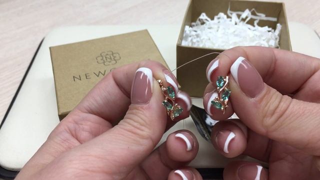 Серьги 665 из красного золота 585 пробы с изумрудами смотреть онлайн