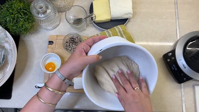 Рецепта за домашна питка / погача със сирене