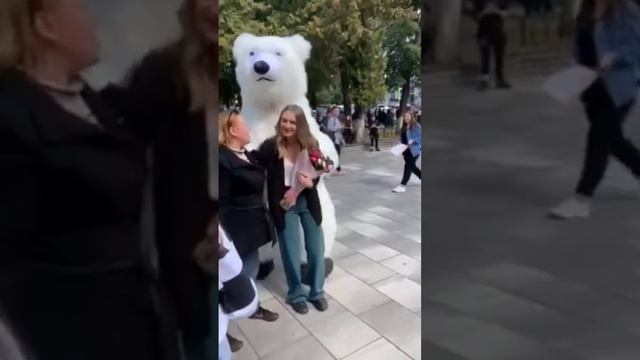 Белый медведь гигантский Мишка Тедди 3 метра Экспресс поздравления Киев . Смотри другие мои видео . смотреть онлайн