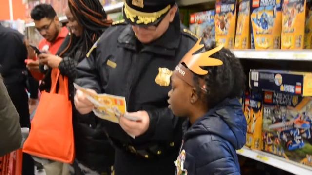 2016 Blauer Shop With A Cop - Public Safety Gives Back