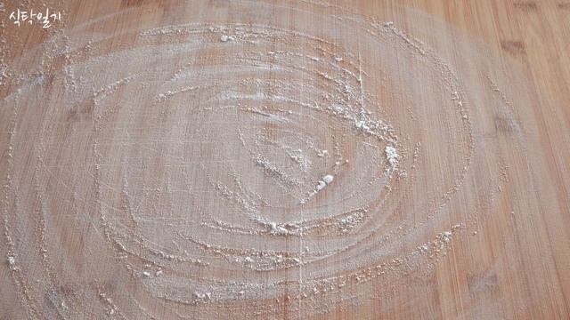 만두 한번에 많이 만들기 (빠르다!쉽다! 만두집에서 눈 여겨볼 신기술, 바삭바삭, Crispy Fried Dumplings Recipe)