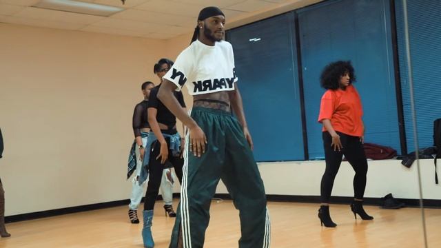 SIMPLE DANCE WARM UP ROUTINE (Heels Class Edition)