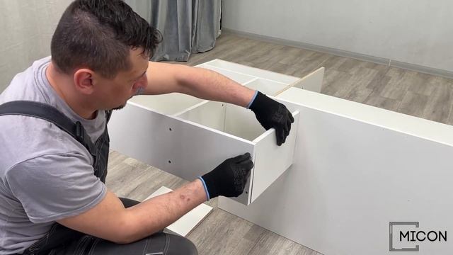 Видеоинструкция сборки письменного стола СКМ-5 смотреть онлайн