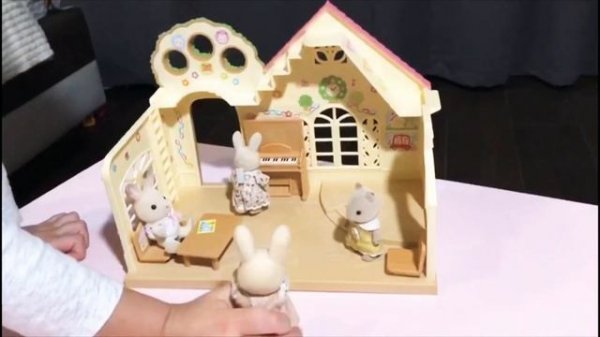Играю в лисят домик Sylvanian families (Сильвания фэмили)