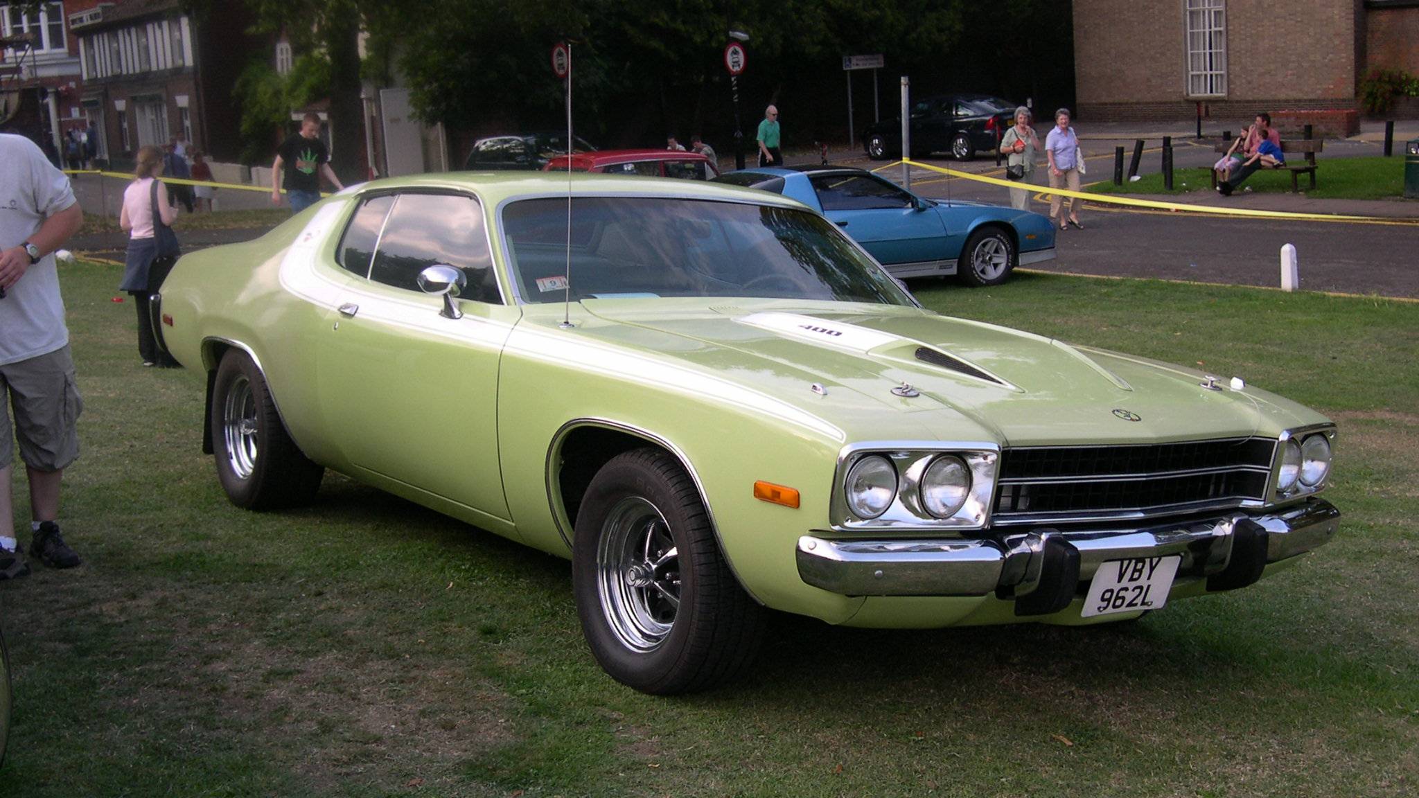 Autoworld 1:64 1973 Plymouth Road Runner смотреть онлайн