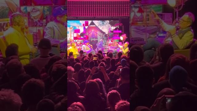 Gorillaz-Damon Albarn & Jamie Hewlett-#CrackerIsland interview pt 1 @ Pryzm, Kingston, 23rd Feb 202 смотреть онлайн