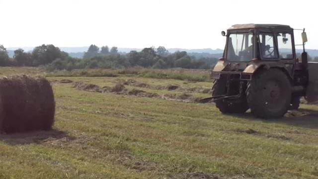 Уборка сена в рулоны Harvesting Hay In Rolls