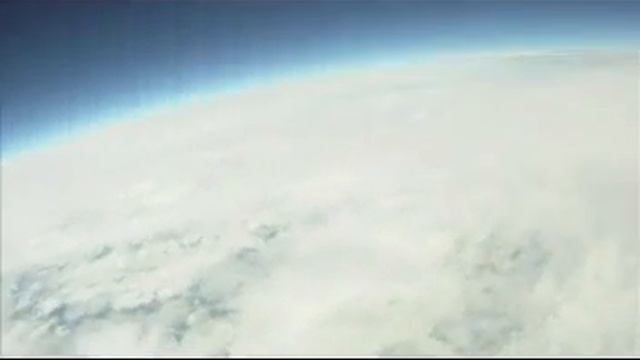 Balloon with camera goes to space. amazing смотреть онлайн