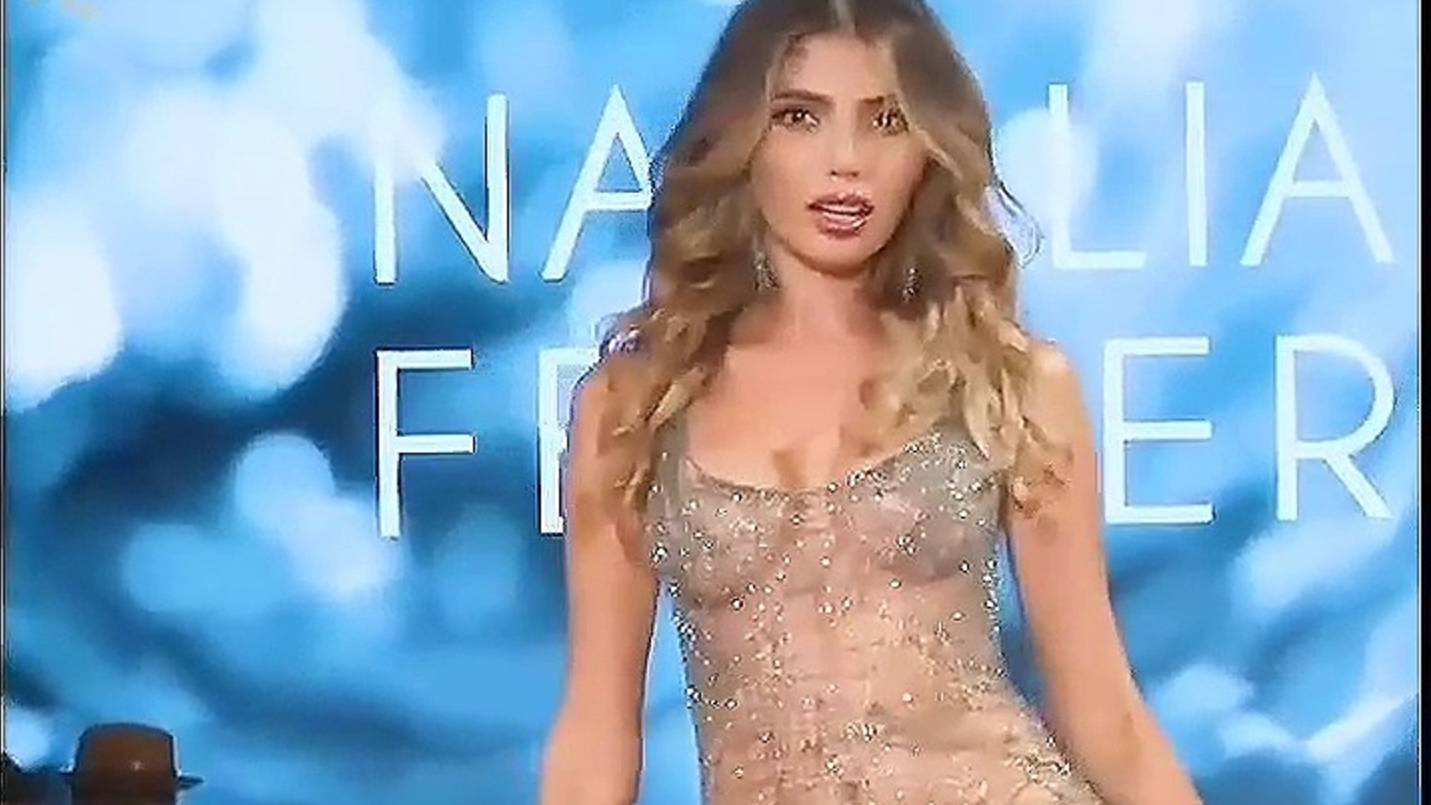 Девушки в красивых платьях 💐 смотреть онлайн