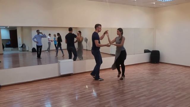 Сальса урок в Mambotime. Средняя группа, 15.09.2015 смотреть онлайн